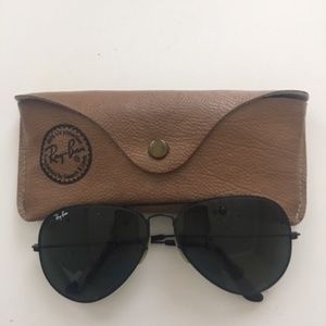 men's Ray-Ban aviator sunglasses